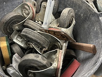 Partij zwenkwielen - afbeelding 4 van  5