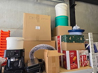 Partijhandel | complete inhoud van 3 stellingvakken met gereedschap, elektronica, horeca-artikelen en diversen - afbeelding 13 van  87