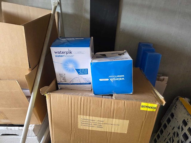 Partijhandel | complete inhoud van 3 stellingvakken met gereedschap, elektronica, horeca-artikelen en diversen - afbeelding 16 van  87
