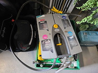 Partijhandel | complete inhoud van 3 stellingvakken met gereedschap, elektronica, horeca-artikelen en diversen - afbeelding 29 van  87