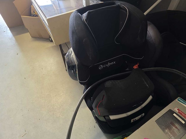 Partijhandel | complete inhoud van 3 stellingvakken met gereedschap, elektronica, horeca-artikelen en diversen - afbeelding 33 van  87