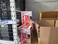 Partijhandel | complete inhoud van 3 stellingvakken met gereedschap, elektronica, horeca-artikelen en diversen - afbeelding 47 van  87