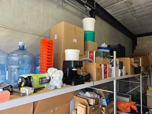 Partijhandel | complete inhoud van 3 stellingvakken met gereedschap, elektronica, horeca-artikelen en diversen - afbeelding 80 van  87