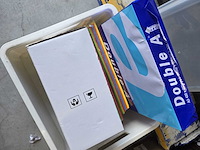 Partijhandel | complete inhoud van 3 stellingvakken met gereedschap, elektronica, horeca-artikelen en diversen - afbeelding 9 van  82