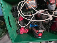 Partijhandel | complete inhoud van 3 stellingvakken met gereedschap, elektronica, horeca-artikelen en diversen - afbeelding 38 van  82