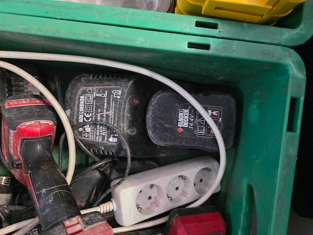 Partijhandel | complete inhoud van 3 stellingvakken met gereedschap, elektronica, horeca-artikelen en diversen - afbeelding 39 van  82