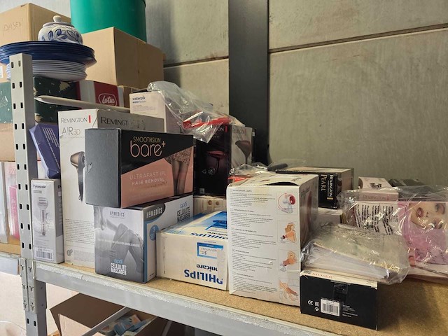 Partijhandel | complete inhoud van 3 stellingvakken met gereedschap, elektronica, horeca-artikelen en diversen - afbeelding 65 van  82