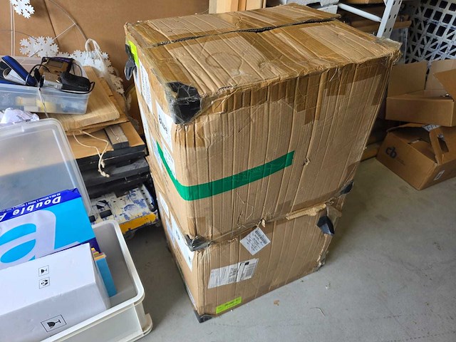 Partijhandel | complete inhoud van 3 stellingvakken met gereedschap, elektronica, horeca-artikelen en diversen - afbeelding 76 van  82