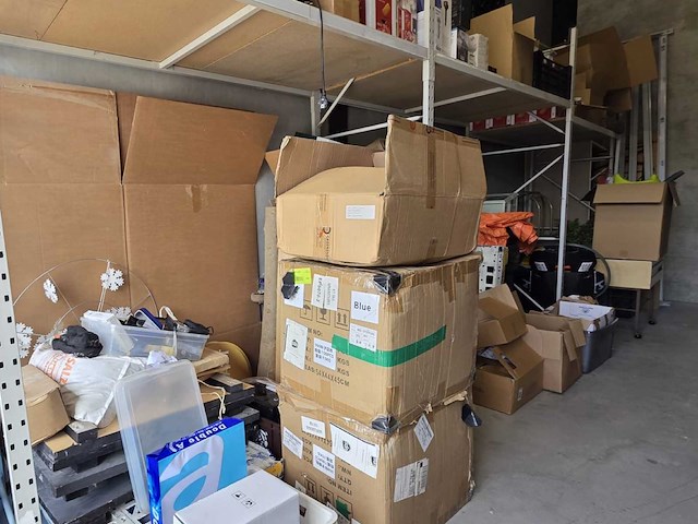 Partijhandel | complete inhoud van 3 stellingvakken met gereedschap, elektronica, horeca-artikelen en diversen - afbeelding 81 van  82