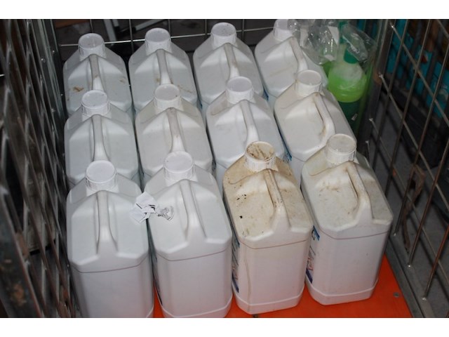 Partijtje schoonmaakspullen ruim 13 stuks - afbeelding 1 van  11