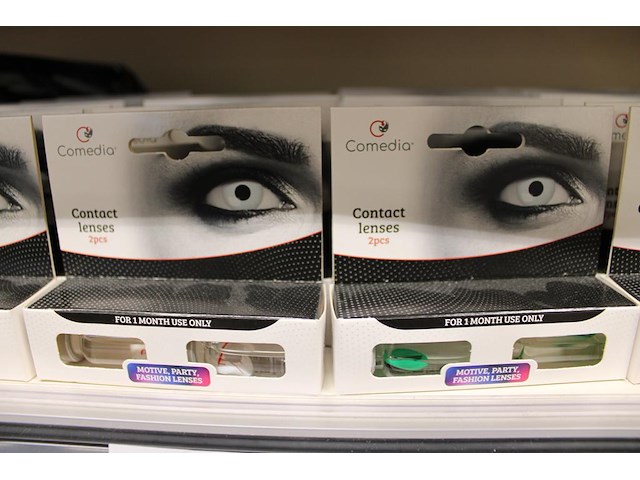 Party contactlenzen comedia in twee uitvoeringen. diverse kleuren uitvoeringen. totaal ca.. 170 paar inclus... - afbeelding 2 van  4