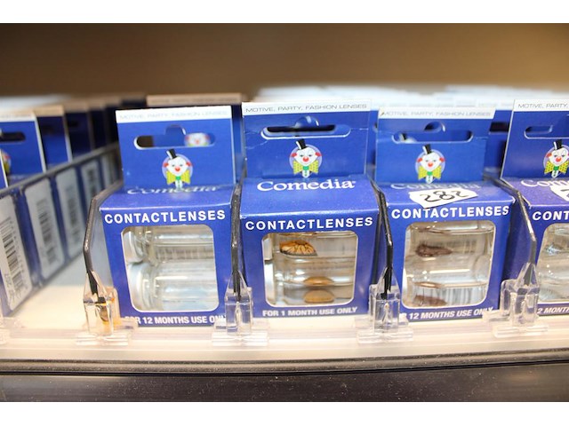 Party contactlenzen comedia in twee uitvoeringen. diverse kleuren uitvoeringen. totaal ca.. 170 paar inclus... - afbeelding 3 van  4