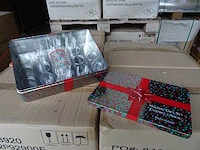 Partylite - 72p92900e - winter holiday gift set - tealight & votive sampler tin (144x)