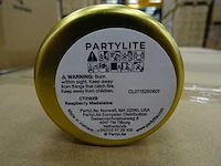 Partylite - ct2182b - raspberry madeleine candle tins (1920x) - afbeelding 1 van  4