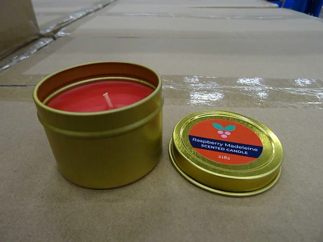 Partylite - ct2182b - raspberry madeleine candle tins (576x) - afbeelding 1 van  4