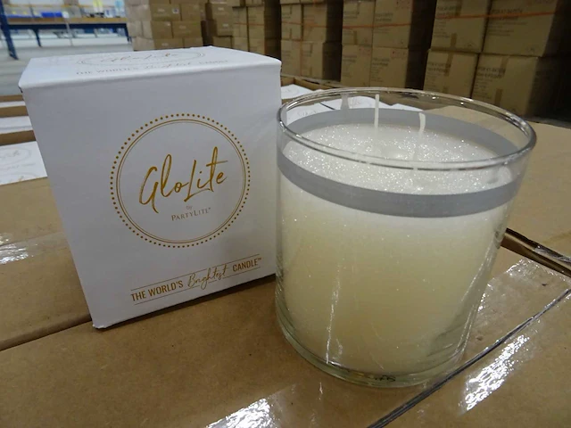 Partylite - g51x123 - glolite iced snowberries scented jar candle (720x) - afbeelding 1 van  5