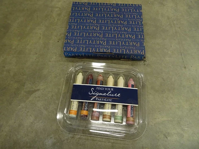 Partylite - p93198c - crayon blending kit (552x) - afbeelding 1 van  4