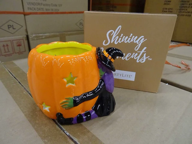 Partylite - p93849 - witch-way tealight holder (324x) - afbeelding 1 van  4