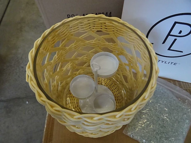 Partylite - p93856 - woven hurricane (64x) - afbeelding 2 van  6