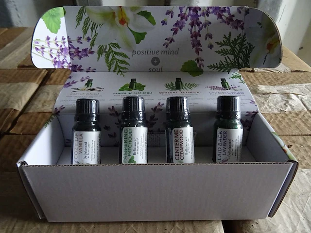 Partylite - p95710e - essential oil gift set 4 count (160x) - afbeelding 1 van  4