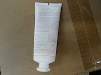 Partylite - pc102172 - glistening meadow hand cream (192x) - afbeelding 2 van  3
