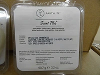 Partylite - shy123 - iced snowberries plus heart melts (600x) - afbeelding 2 van  3