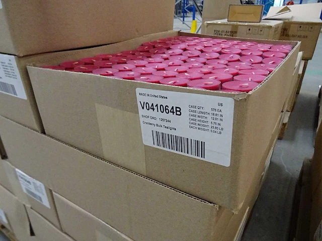 Partylite - v041064b - cranberry tealight (1152x) - afbeelding 2 van  3