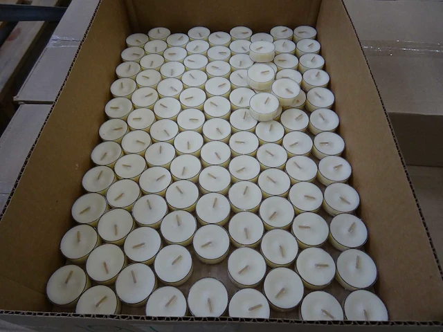 Partylite - v042046m - naughty & spice tealight (2880x) - afbeelding 1 van  3