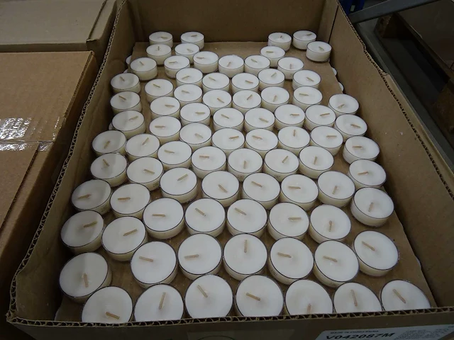 Partylite - v042087m - sugared snowfall tealight (1728x) - afbeelding 1 van  3