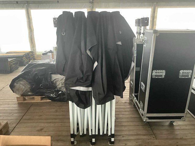 Partytent 6x3m - afbeelding 2 van  2