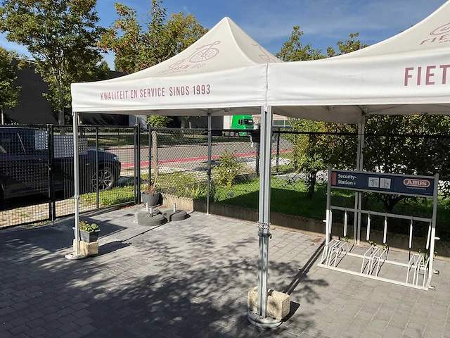 Partytent - afbeelding 1 van  3