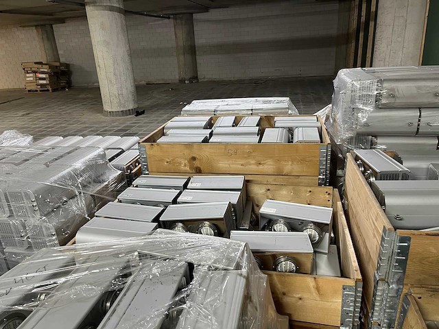 Parus led armatuur ra350 en ra300 - afbeelding 11 van  21
