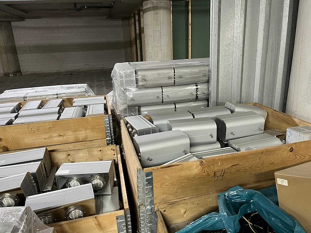 Parus led armatuur ra350 en ra300 - afbeelding 13 van  21