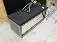 Pasbankje met spiegel. afm. 120 x 45 x 53 cm. - afbeelding 2 van  2