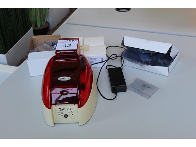 Pasjesprinter evolis model tattoo 2 met diverse pasjes en pasjes houders. - afbeelding 1 van  4