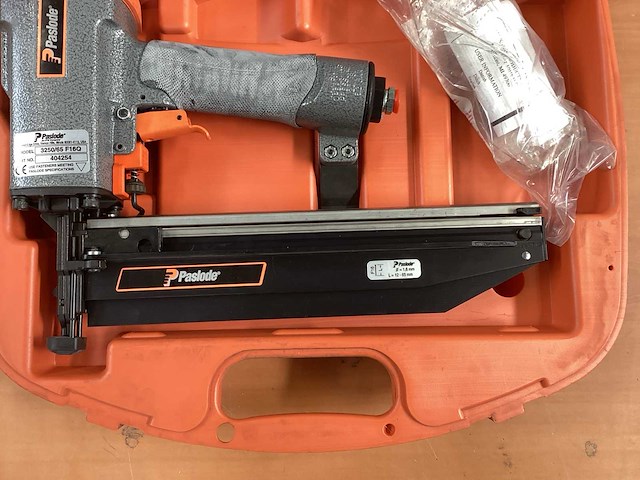 Paslode 3250/65-f16q pneumatische takker incl. koffer - afbeelding 4 van  8