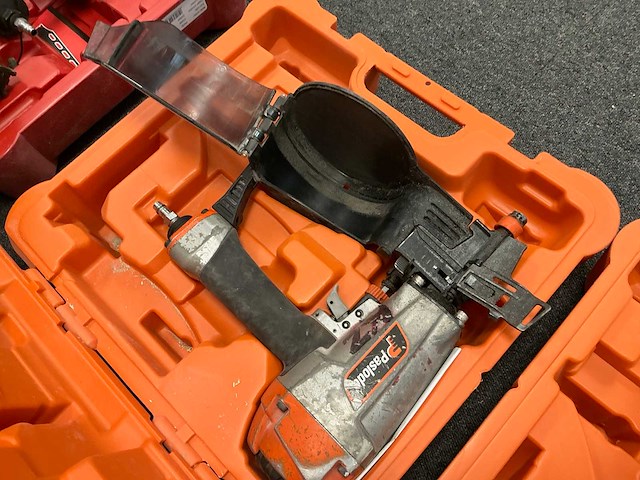 Paslode cnp65.1 pneumatische tacker (2x) - afbeelding 4 van  5