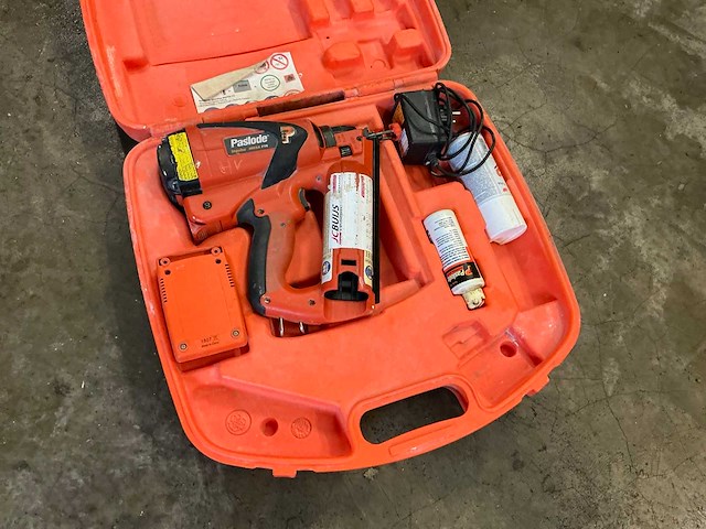 Paslode im 65 a f16 tacker - afbeelding 1 van  2