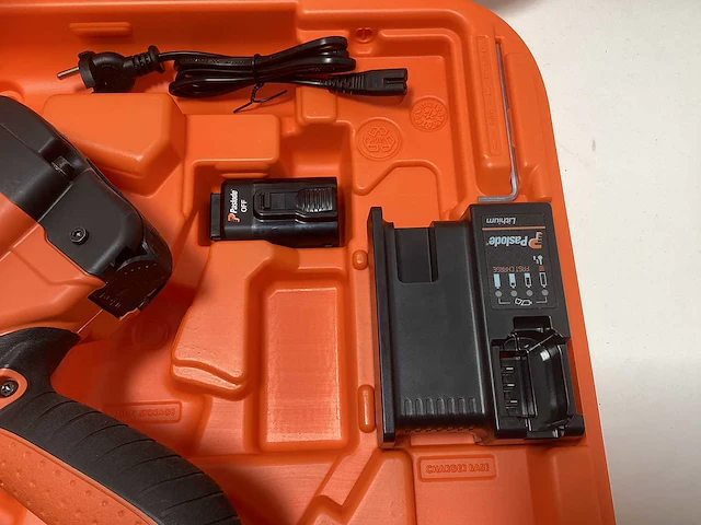 Paslode im65 f16 lithium tacker op gas in koffer - 16-63mm - afbeelding 2 van  9