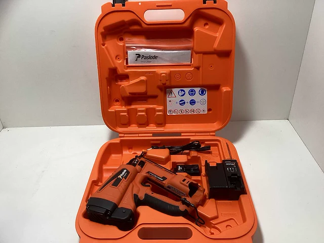 Paslode im65 f16 lithium tacker op gas in koffer - 16-63mm - afbeelding 1 van  9