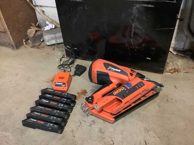 Paslode im90 tacker - afbeelding 1 van  5