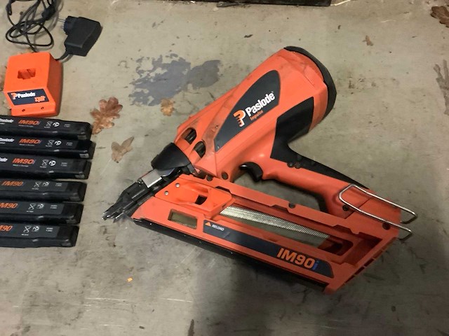 Paslode im90 tacker - afbeelding 5 van  5