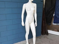 Paspop op glazen standaard - afbeelding 2 van  5