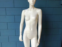 Paspop op glazen standaard - afbeelding 4 van  5