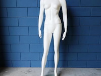 Paspop op glazen standaard