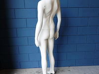 Paspop op glazen standaard - afbeelding 5 van  5