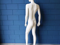 Paspop op glazen standaard - afbeelding 5 van  5