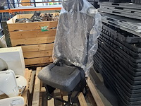 Passagiers stoel en onderstel voor o.a. renault master en opel movano, 2002 - afbeelding 1 van  3