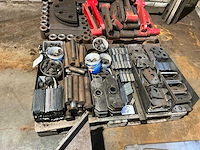 Passtukken, pennen en bussen - afbeelding 1 van  5