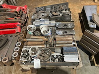 Passtukken, pennen en bussen - afbeelding 2 van  5